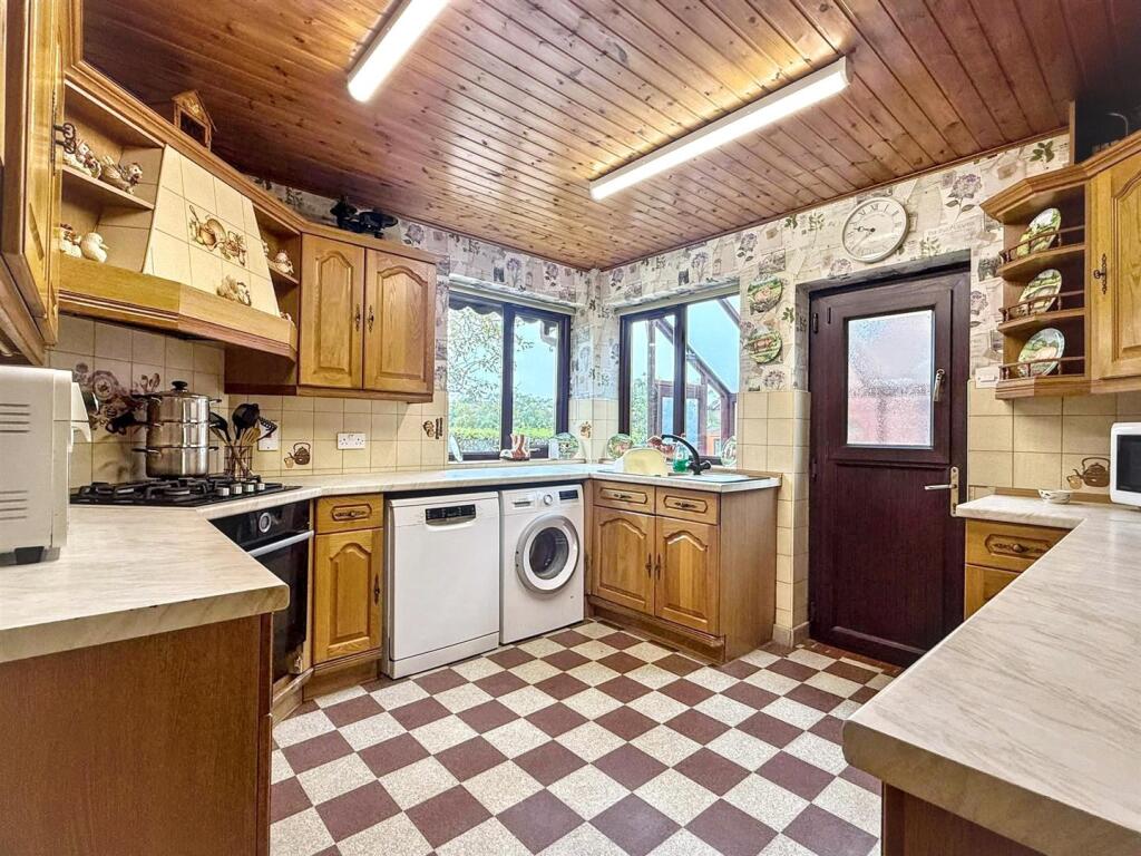 House in Staffordshire Moorlands, Cheddleton - View 4