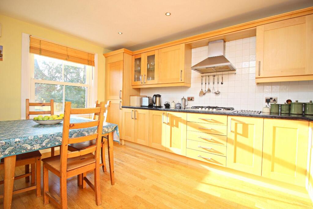 Cross Valley Court, Nevilles Cross, Durham City photo 2