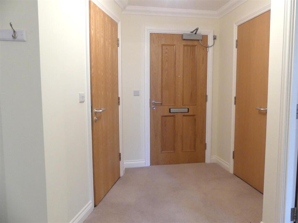 Apartment in Bradford, Ben Rhydding, Ilkley - View 2