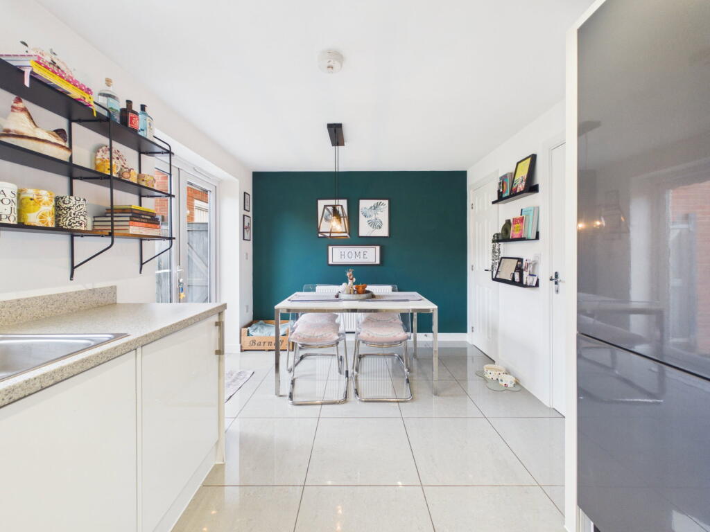 House in Stoke-on-Trent - View 4