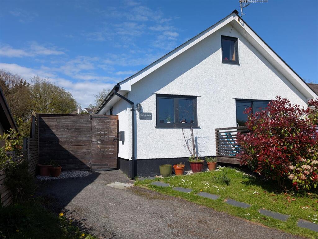 Main image of property: Valley Road, Saundersfoot