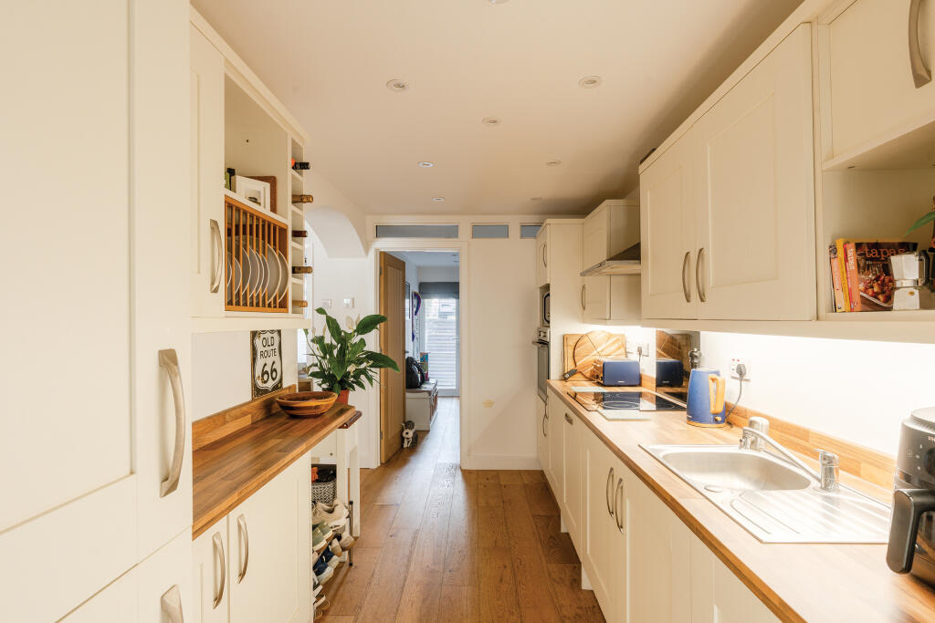 Apartment in Bristol, Tyndall's Park, Clifton - View 4