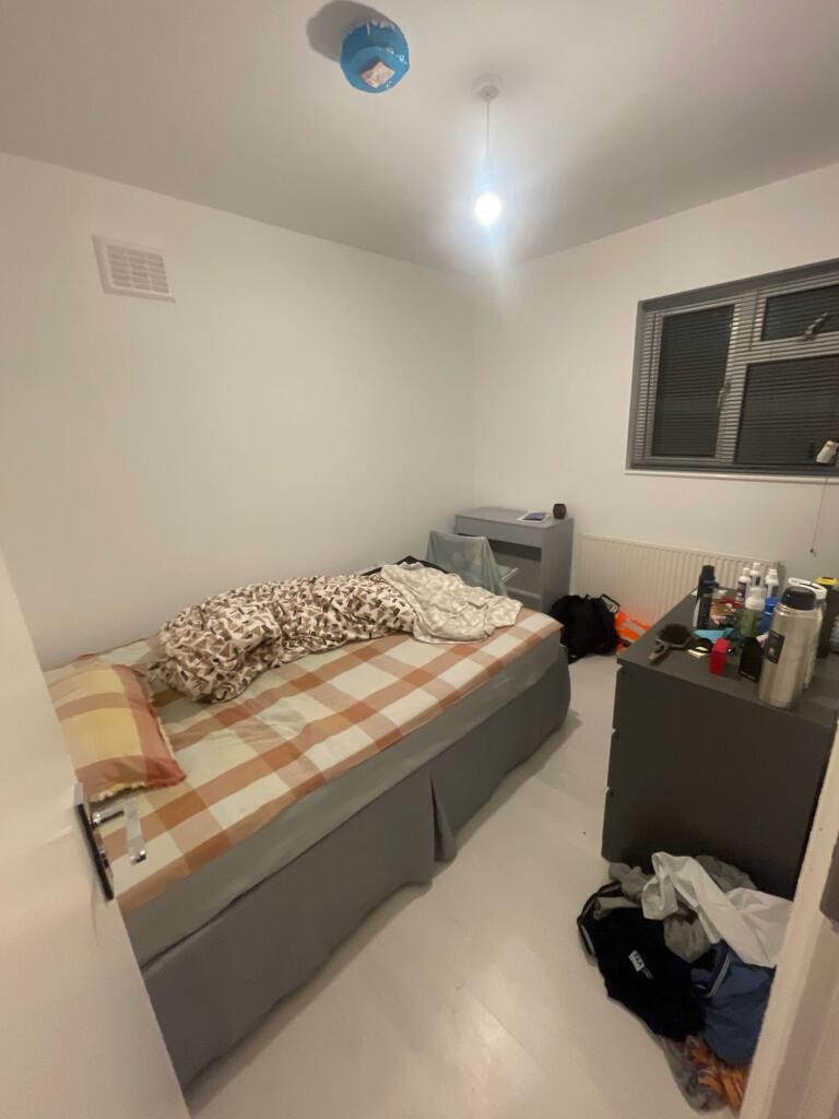 6 bedroom house for rent