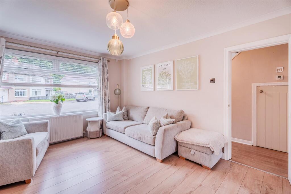 House in Wishaw, Greenhead - More