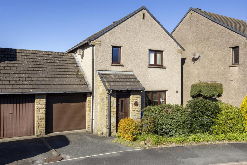 Main image of property: Carnforth