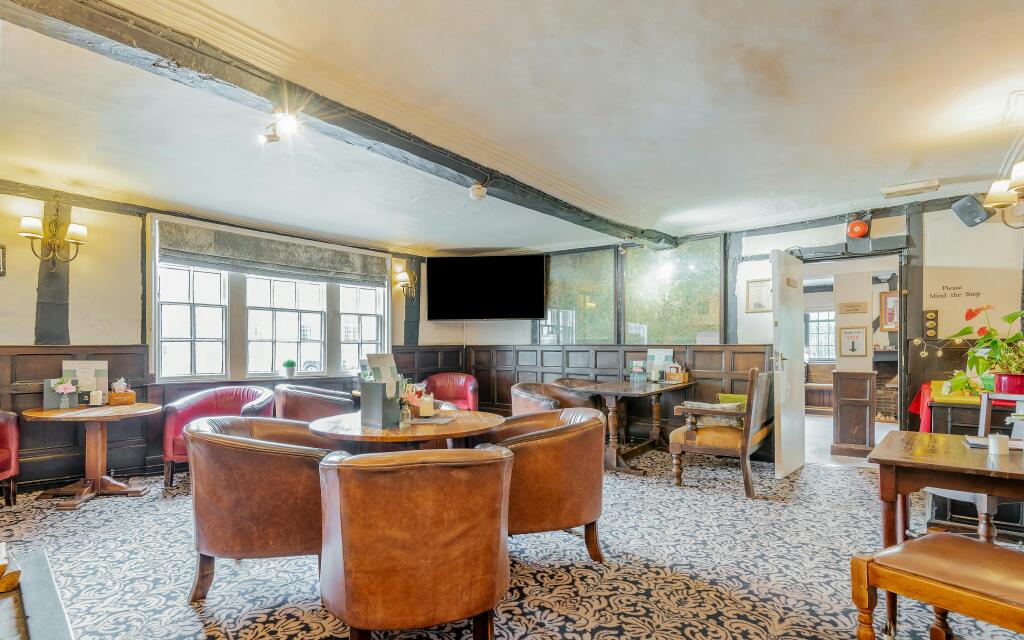 8685242-interior01.jpg