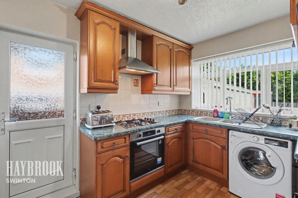 House in Doncaster, Conanby - View 3