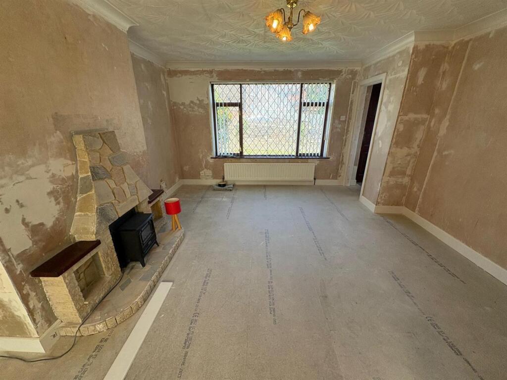 House in Kirklees, West End, Cleckheaton - View 4