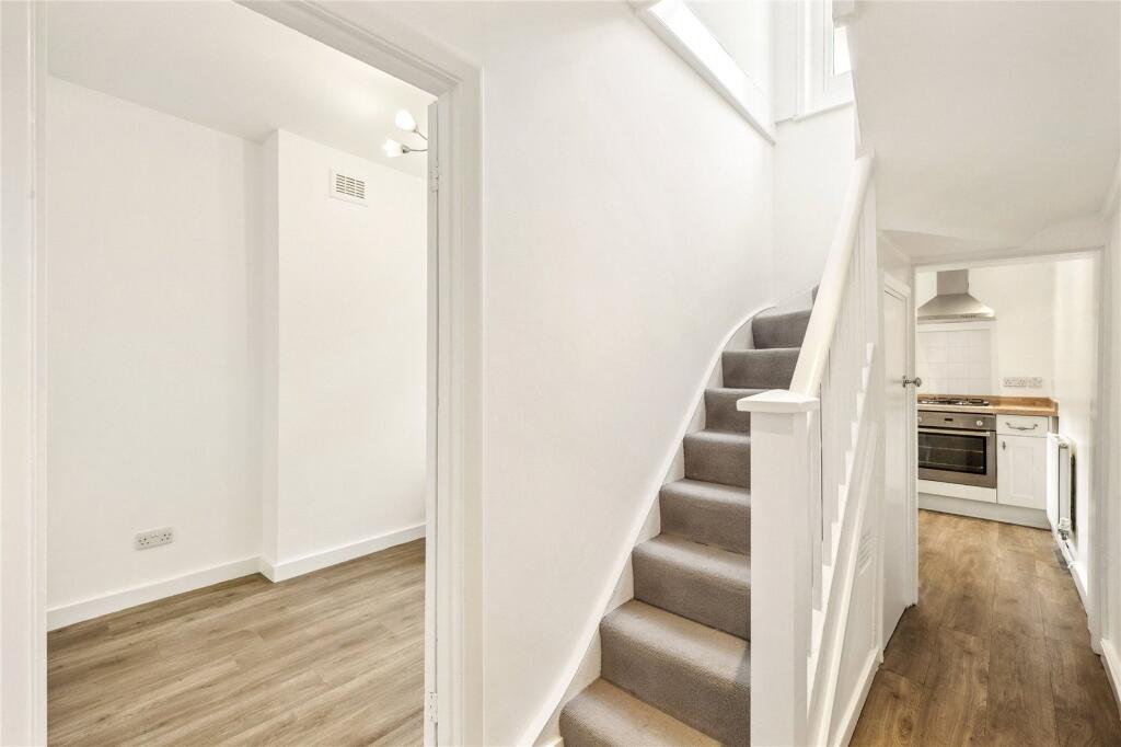 House in London - View 5