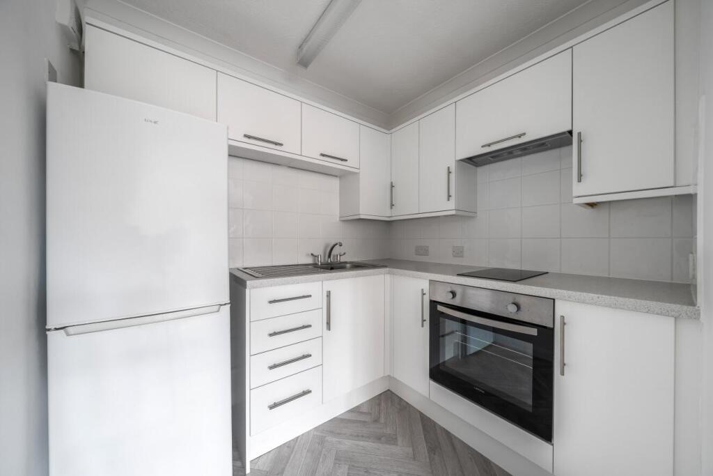 Apartment in London - View 3