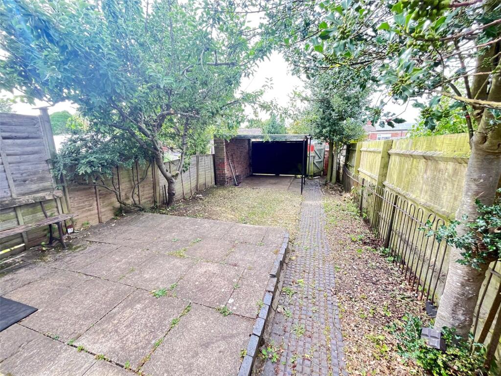 House in Daventry, Headlands - View 5