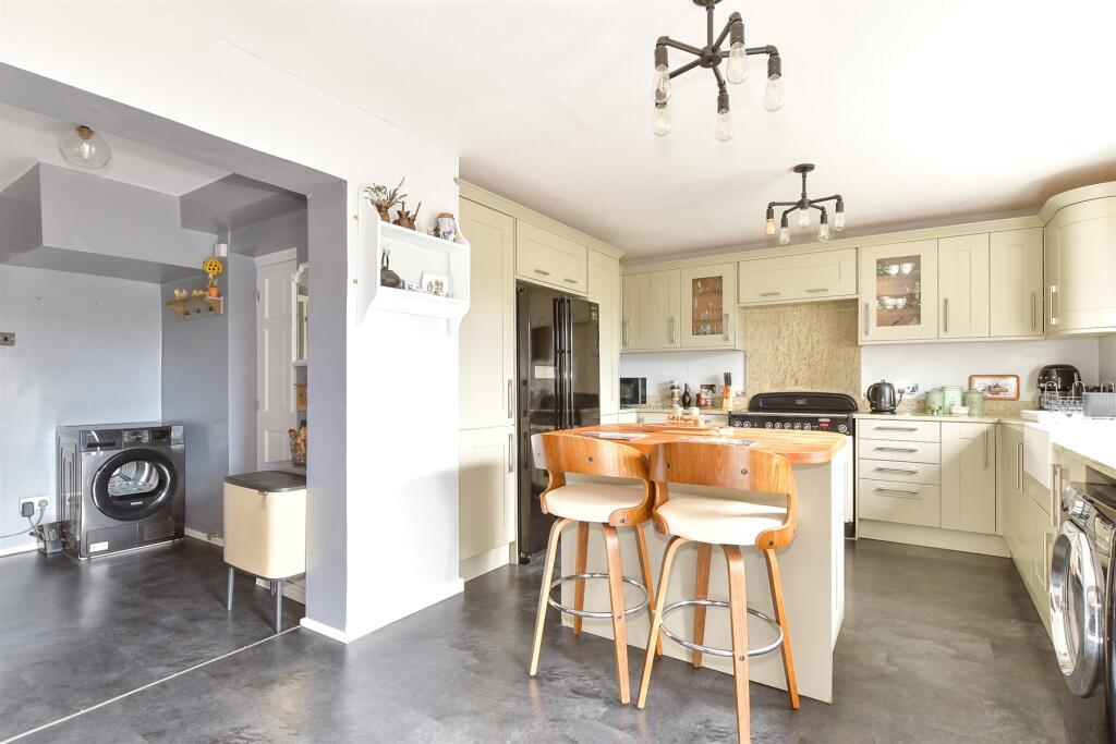 Main image of property: Lynsted Close, Bexleyheath, Kent