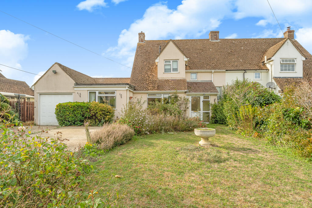 4-bed semi-detached on Hanborough Road, Eynsham, Oxfordshire, £400,000
