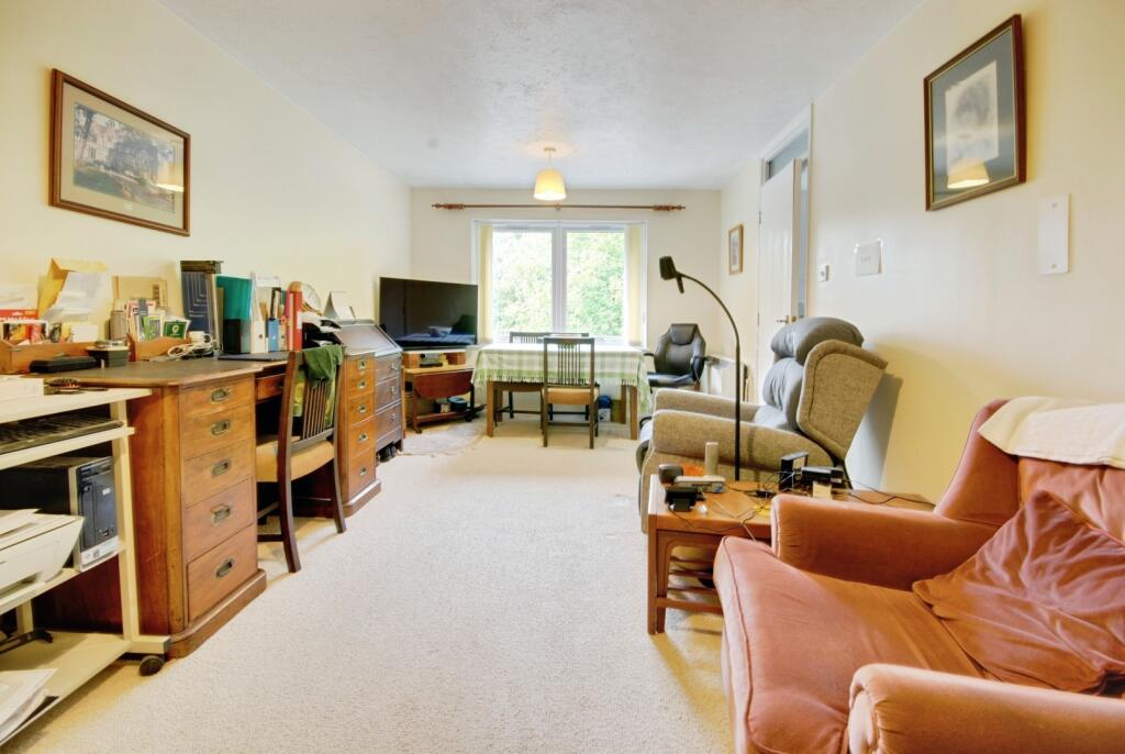 Apartment in Watford - View 2