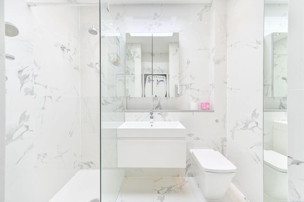 Apartment in London - View 3