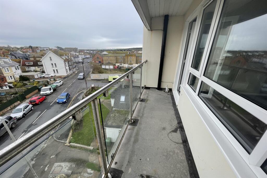 Apartment in Lewes, Seaford - View 5