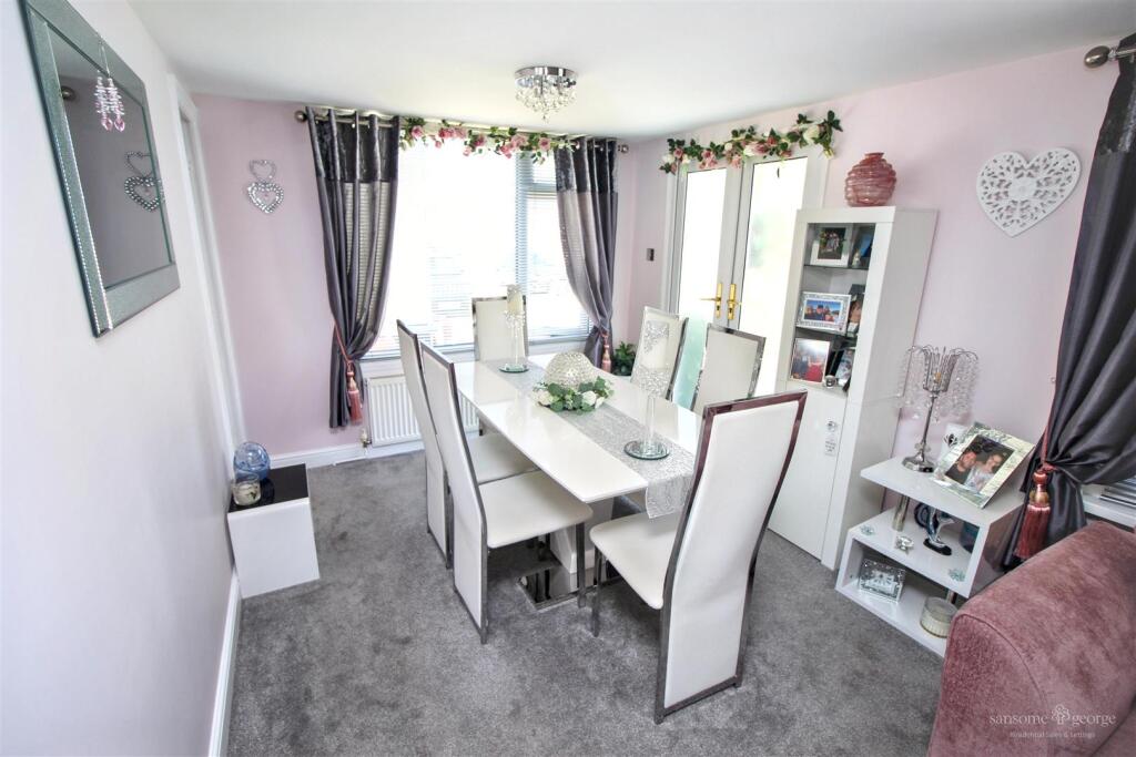 House in Three Mile Cross, Shinfield - View 5
