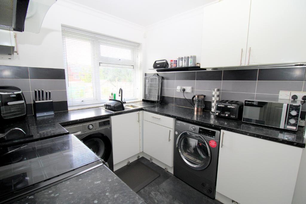 Farley Hill, Luton, LU1 photo 2