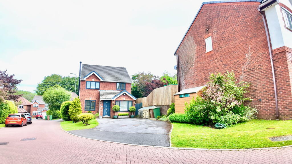 House in Newport, Penmaen - More