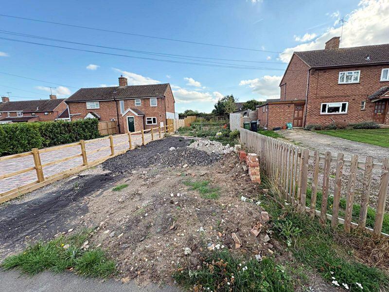 Main image of property: Owletts End, Pinvin