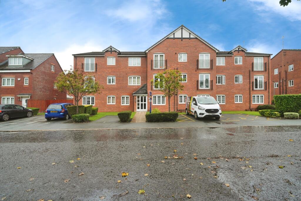 Main image of property: 30 Clifton Road, Manchester, M30