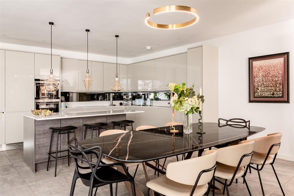 House in London - View 5