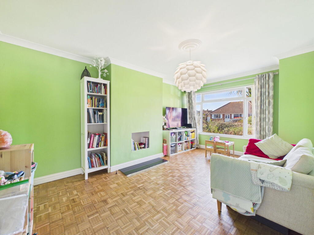 House in Worthing, West Sussex - View 2