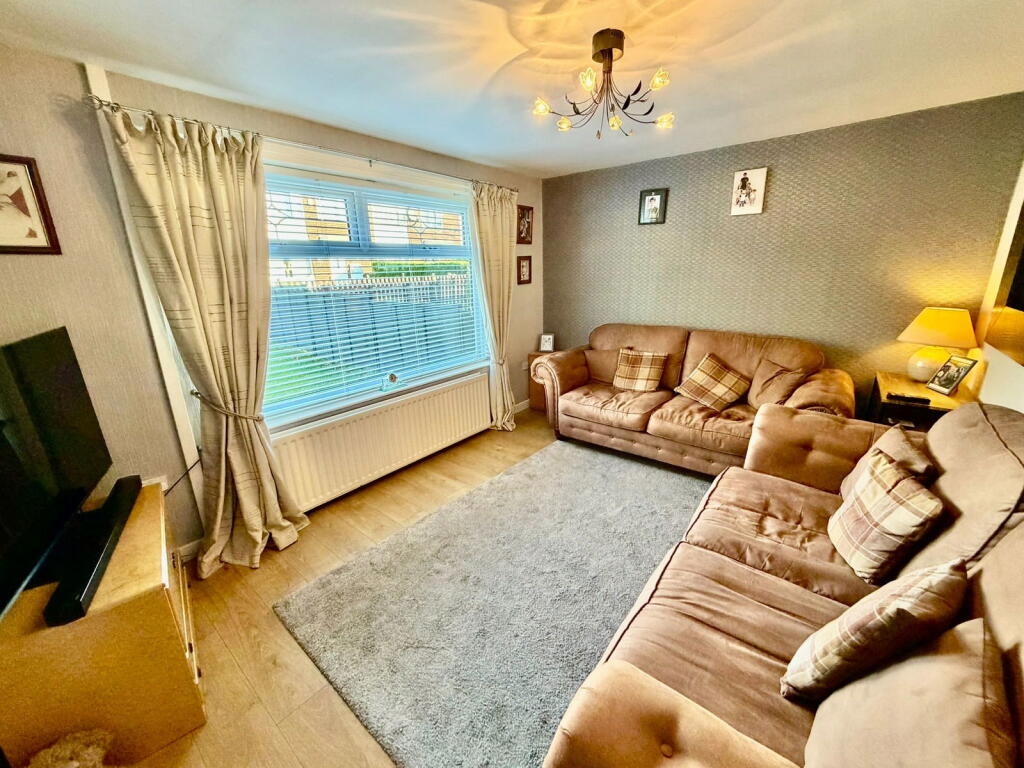 Essington Walk, Denton, Manchester, M34 6NU photo 3