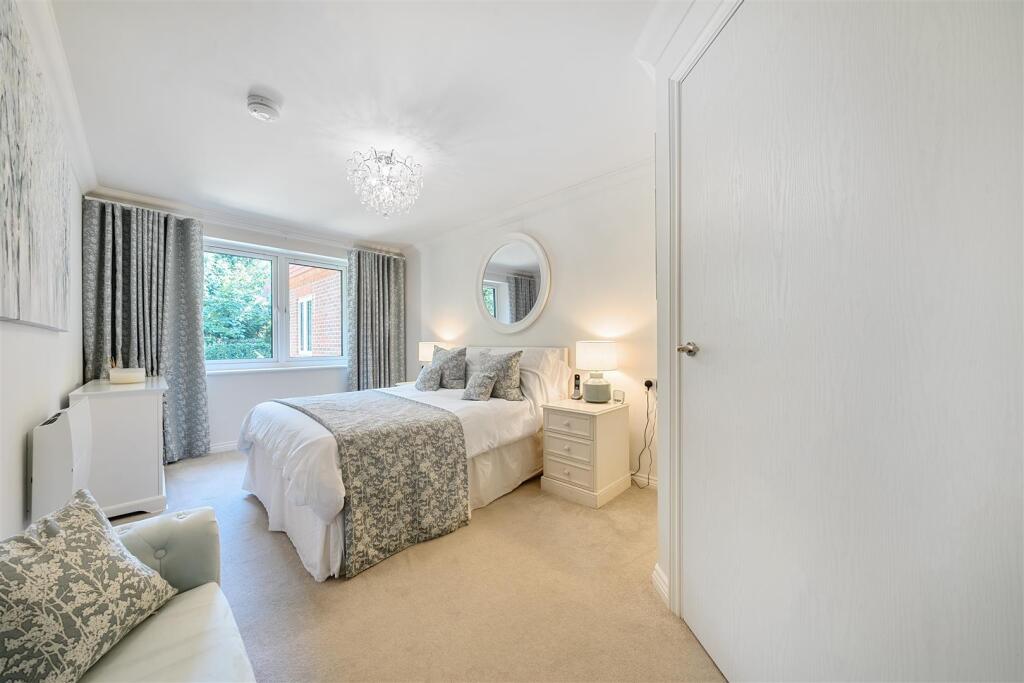 Charrington Lodge, Oxted, Surrey photo 4