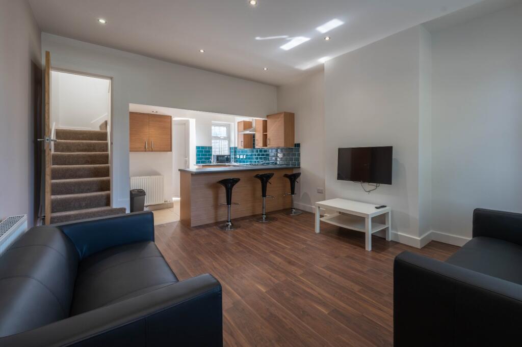 Main image of property: 30 Victoria Street, Huddersfield, HD5
