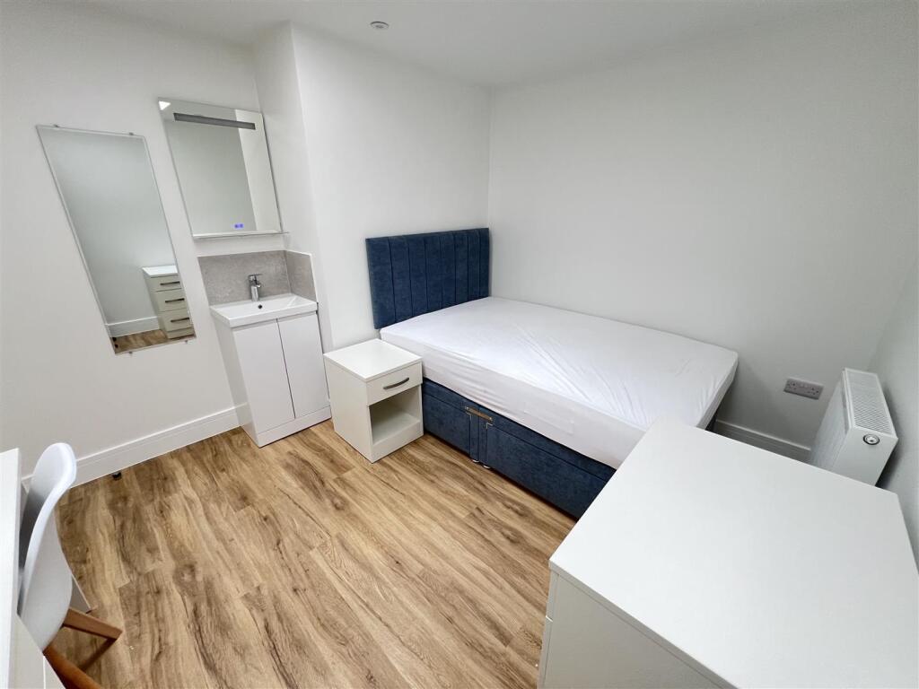 Main image of property: Elizabeth Way, Cambridge