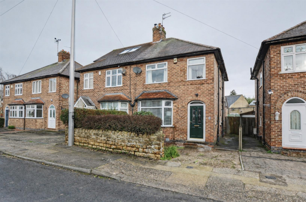 Main image of property: West Crescent, Beeston, Nottingham