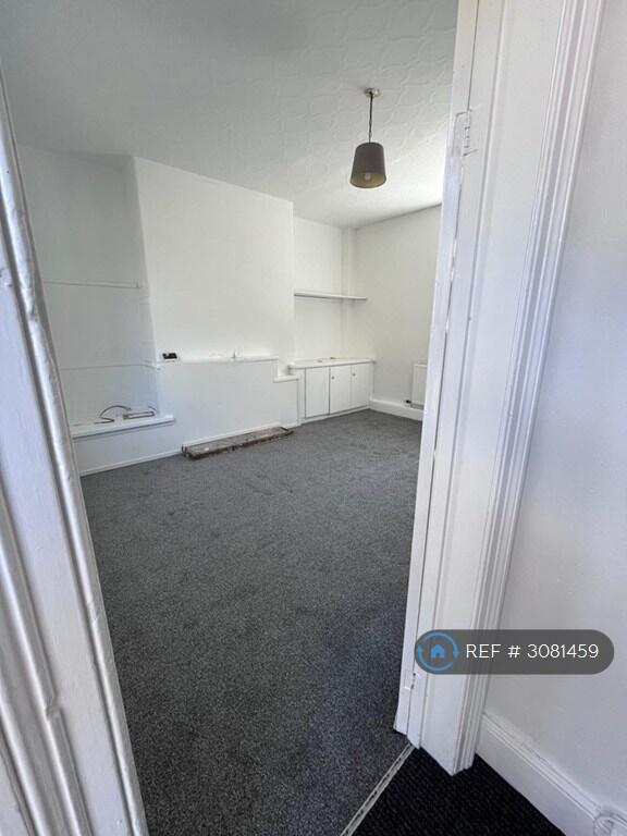 House in Huddersfield - View 2