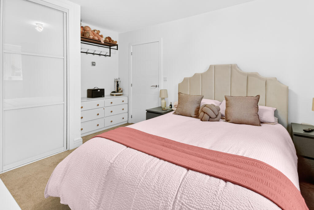 Apartment in Crowthorne, Bracknell Forest - More