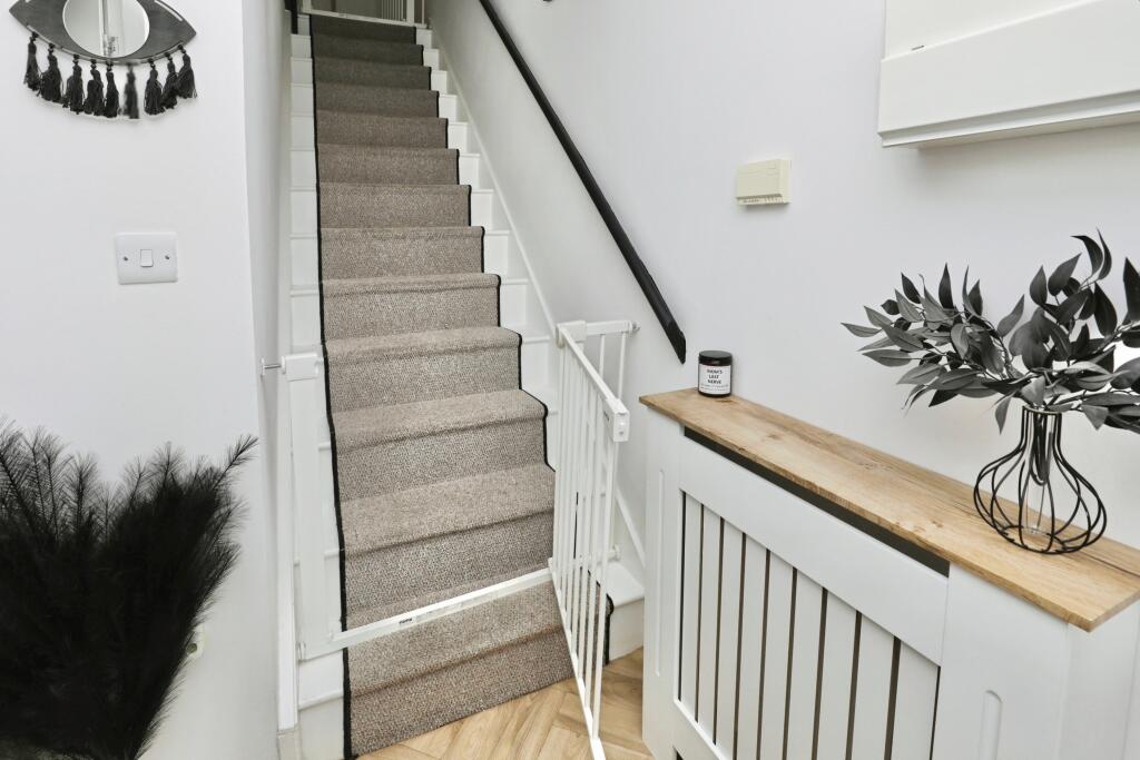 Murrayfield Road, Liverpool, L25 photo 2