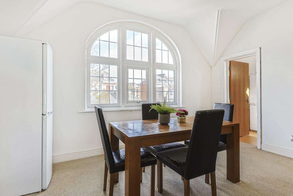 Apartment in Bournemouth, Lansdowne - View 5