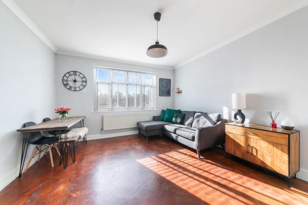 Apartment in Sutton - View 5