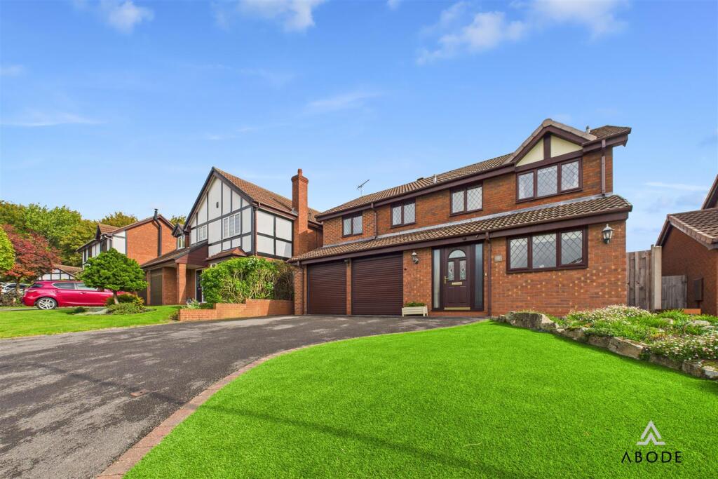 5 bed detached - Wentworth Drive, Stretton, Burton-On-Trent image 4