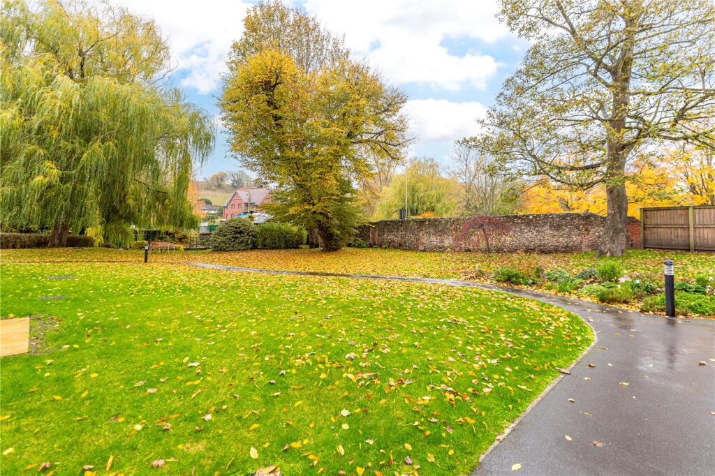 River Park, Marlborough, Wiltshire, SN8 photo 2