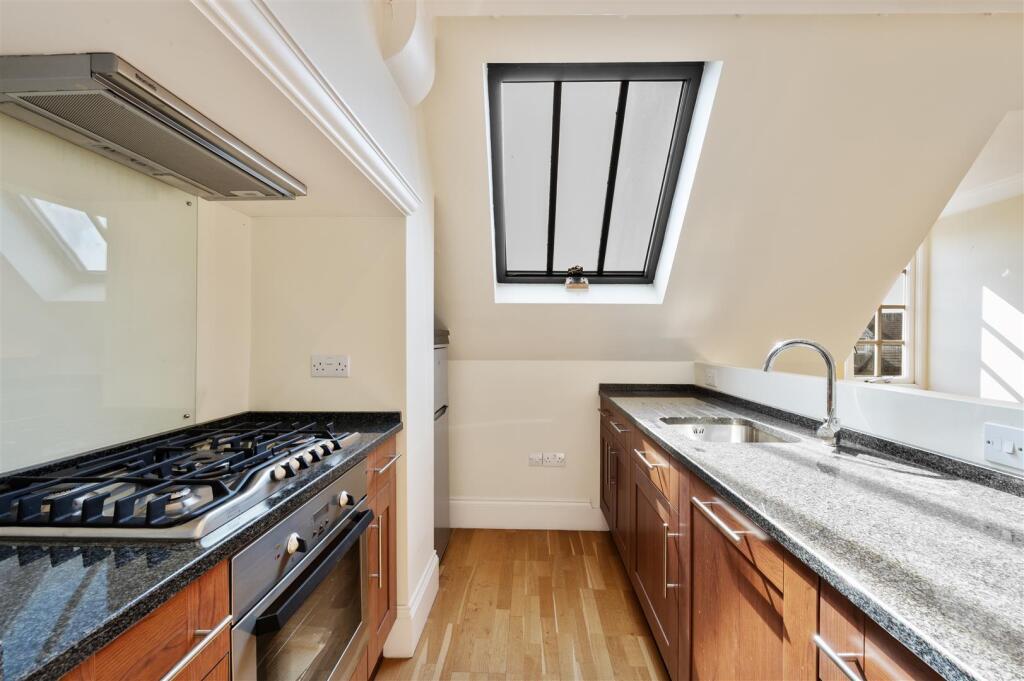 Apartment in London - View 5