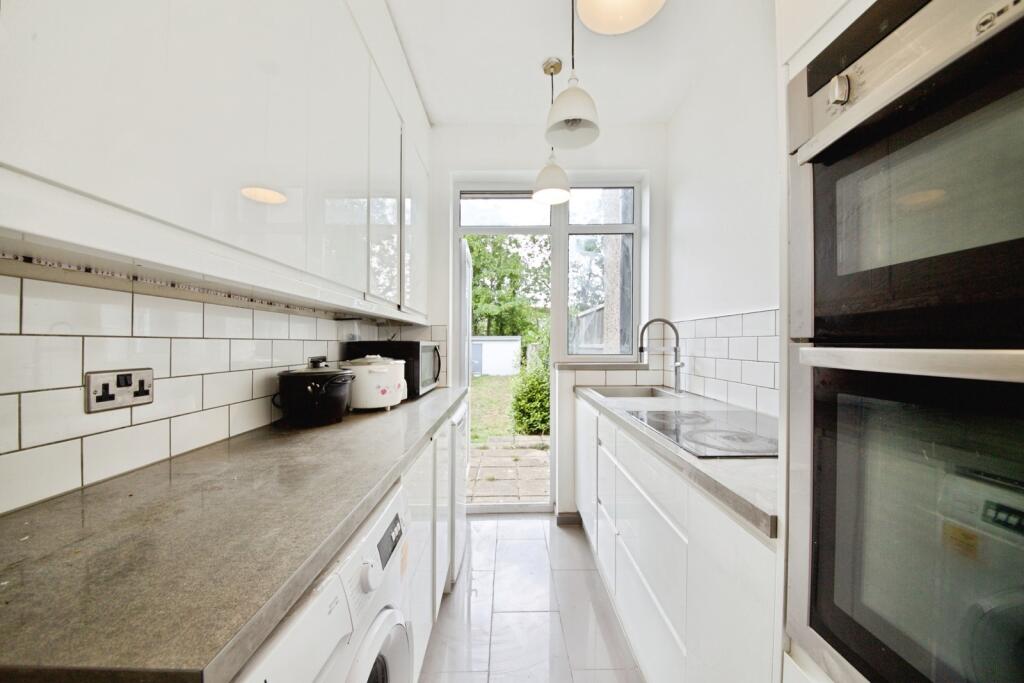 House in London - View 3