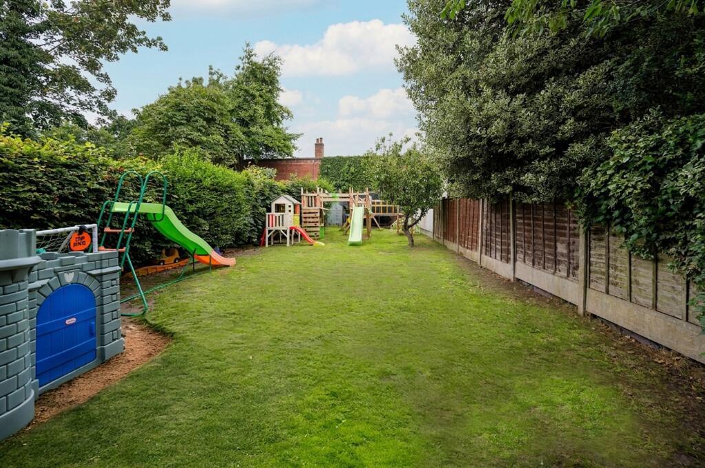 Southport Road, Ormskirk, L39 photo 4
