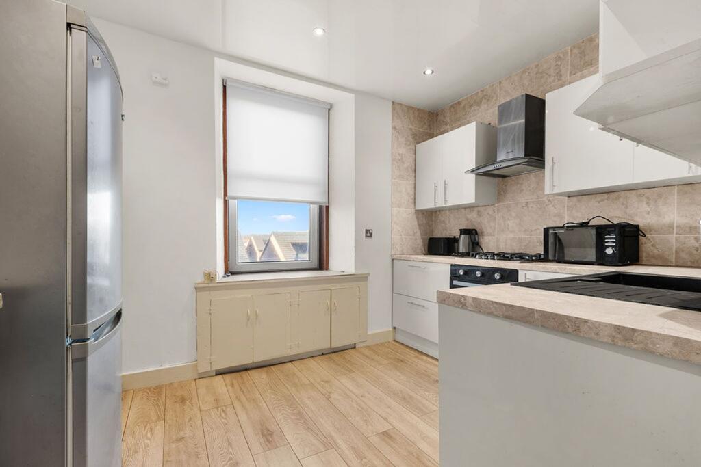 Apartment in Renfrew, Renfrewshire - More