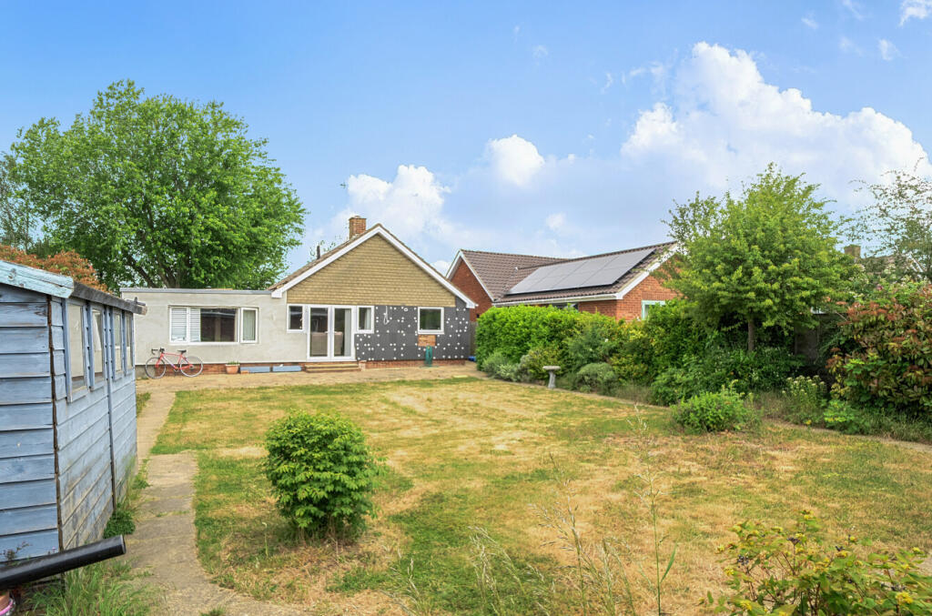 Main image of property: Eleanor Gardens, Aylesbury, Buckinghamshire