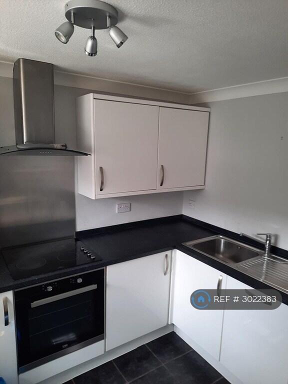 Apartment in Chelmsford - View 4