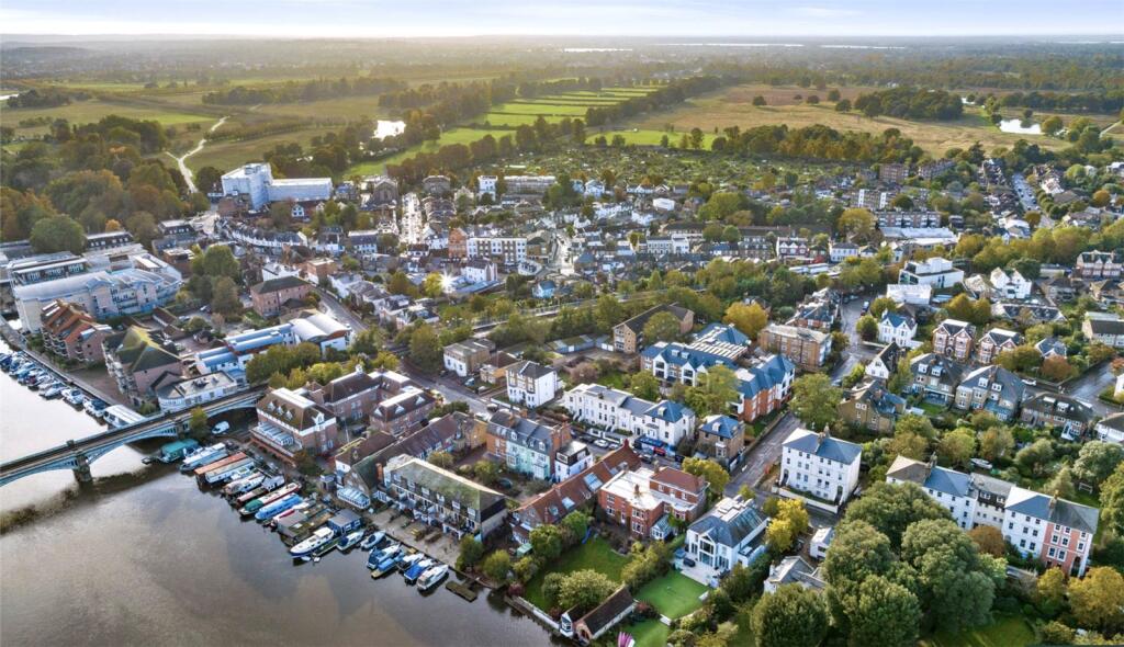 Apartment in Kingston upon Thames, Hampton Wick - View 5