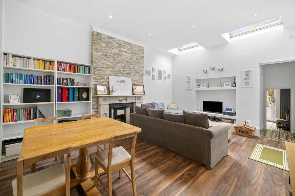 Apartment in London - View 3