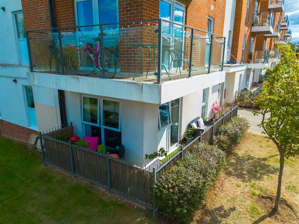 Apartment in London - View 2