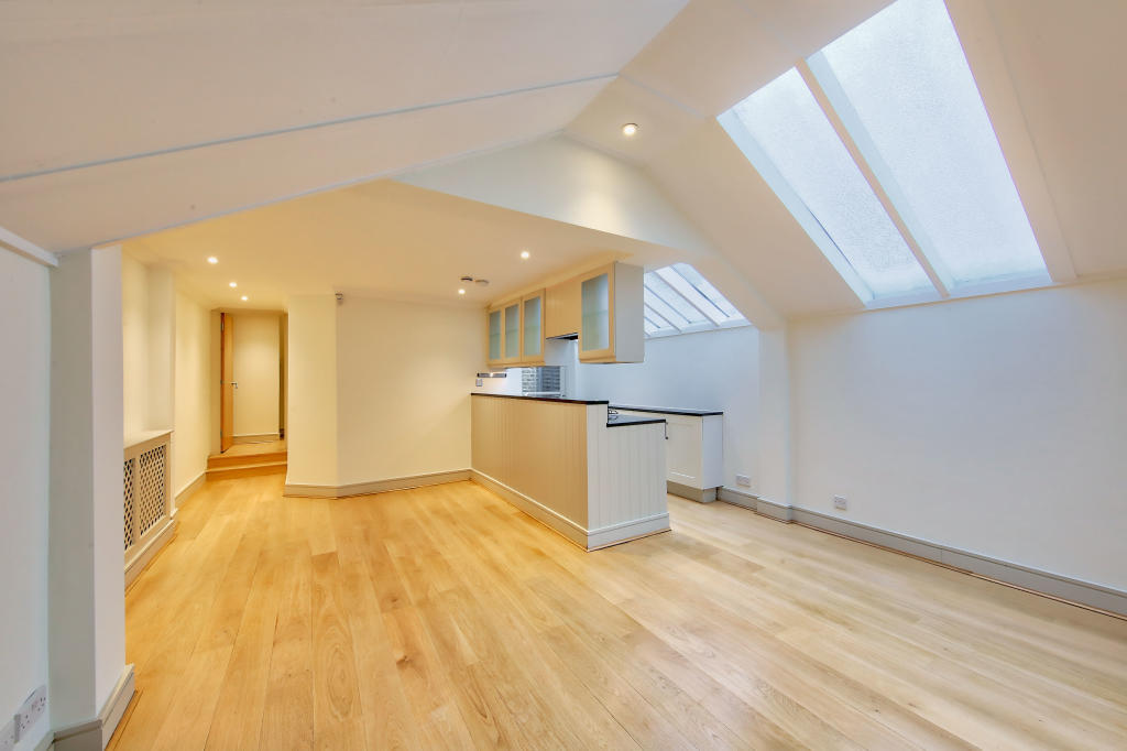 Main image of property: Broughton Road, Fulham, SW6 2LA