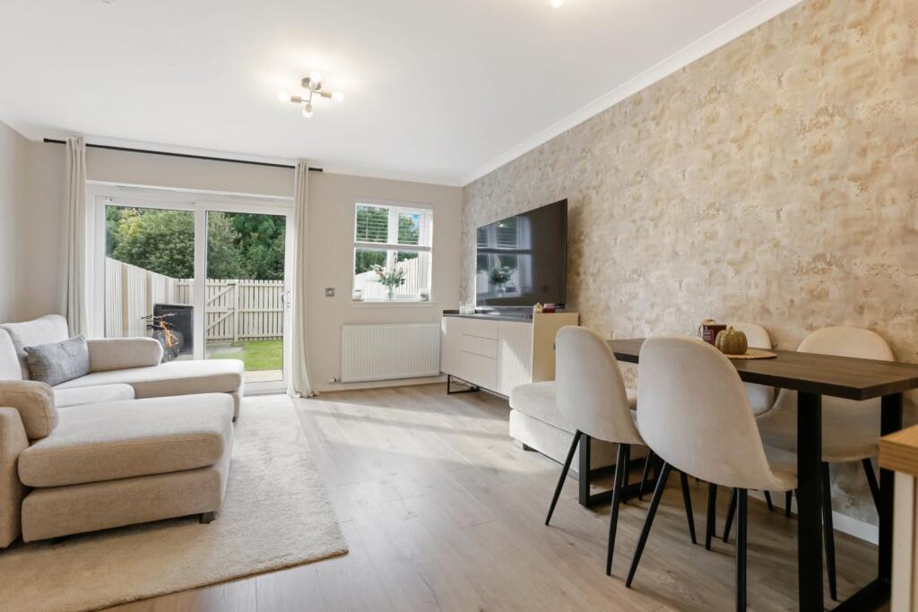 House in Elderslie, Lounsdale - View 2